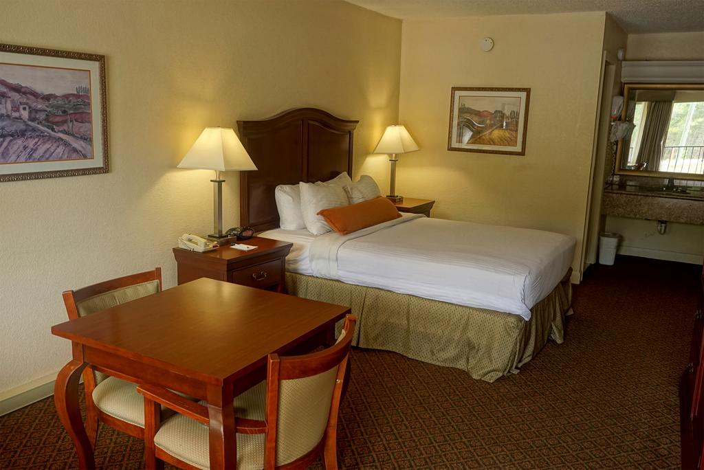 Best Western Point South Yemassee Bagian luar foto